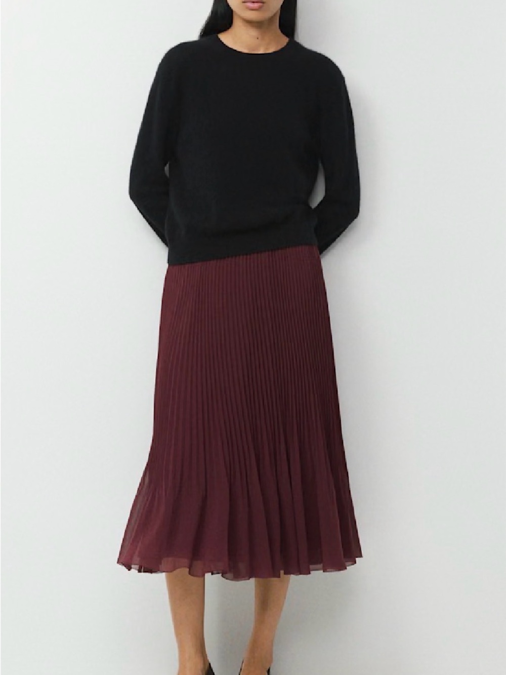 Aritzia Wilfred Burgundy Pleated Midi Skirt